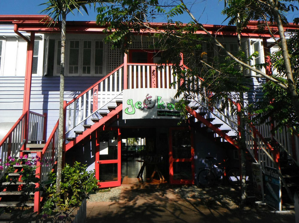 קאירנס Travellers Paradise מראה חיצוני תמונה The former home of the Australian Institute of Tropical Medicine, now the Australian Institute of Tropical Medicine Museum