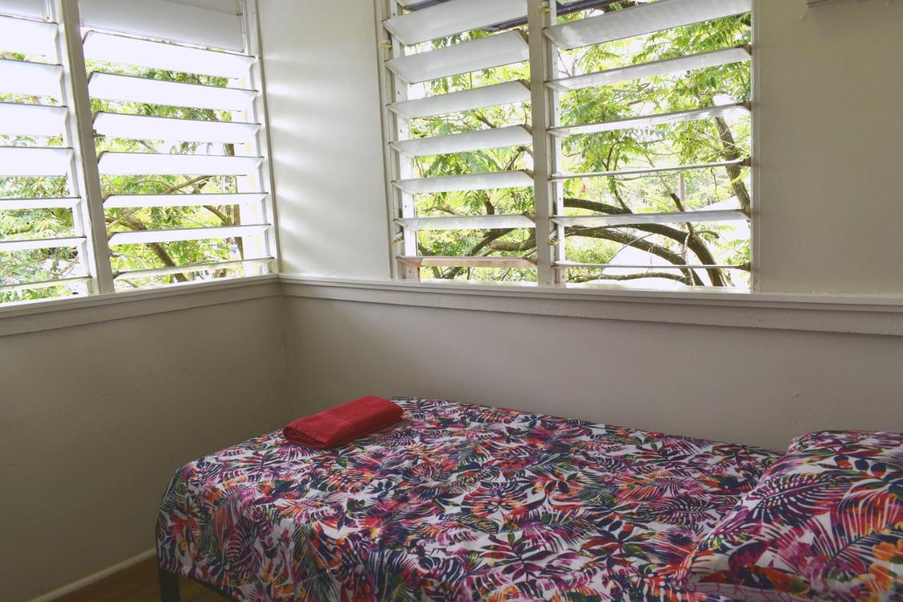 קאירנס Travellers Paradise מראה חיצוני תמונה A room at the hospital